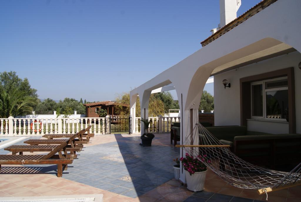 Liberta Guesthouse Seferihisar Exterior photo